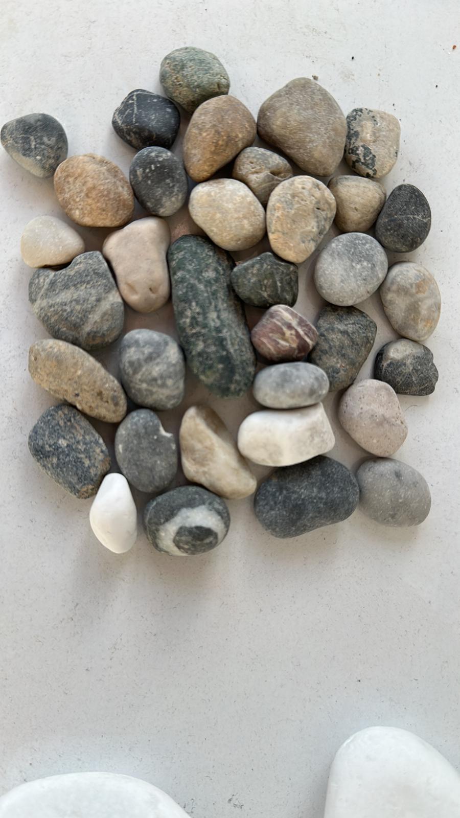 Mixed colour tumbled landscape stones
