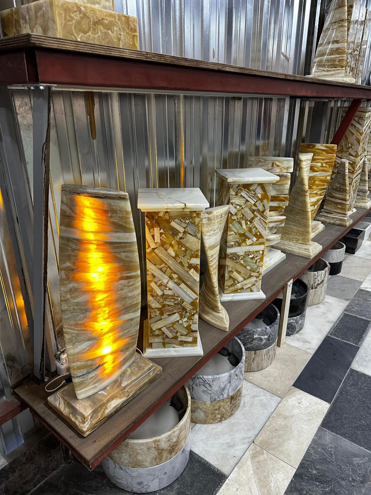 Illuminated onyx decorative objects